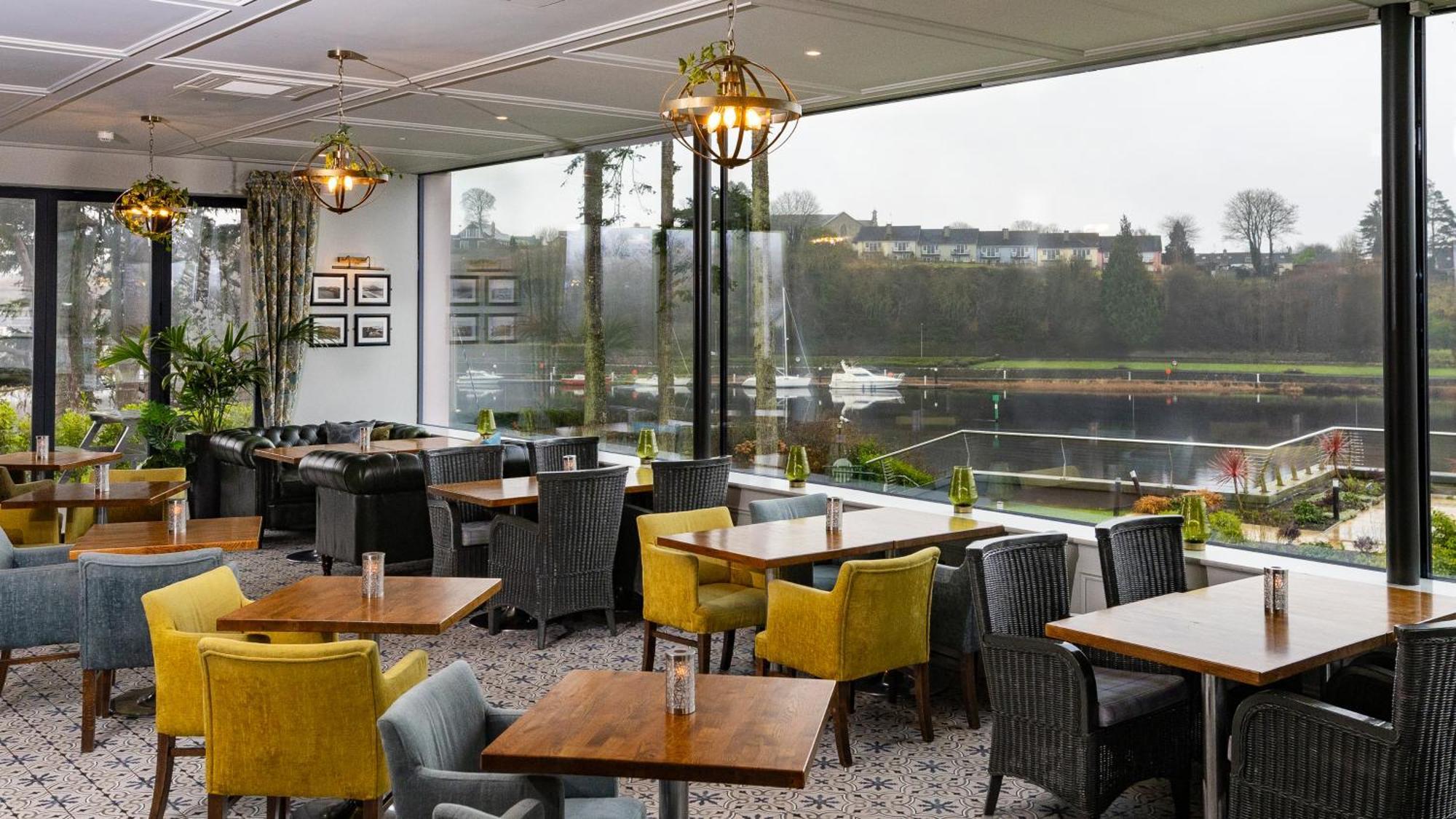 The Lakeside Hotel & Leisure Centre Killaloe Esterno foto