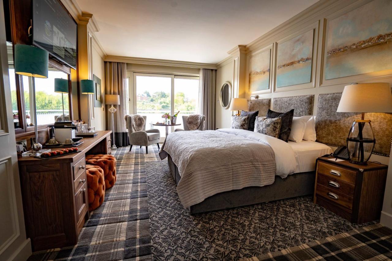 The Lakeside Hotel & Leisure Centre Killaloe Esterno foto